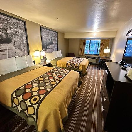 Super 8 By Wyndham Eau Claire Wi Hotel Exterior photo