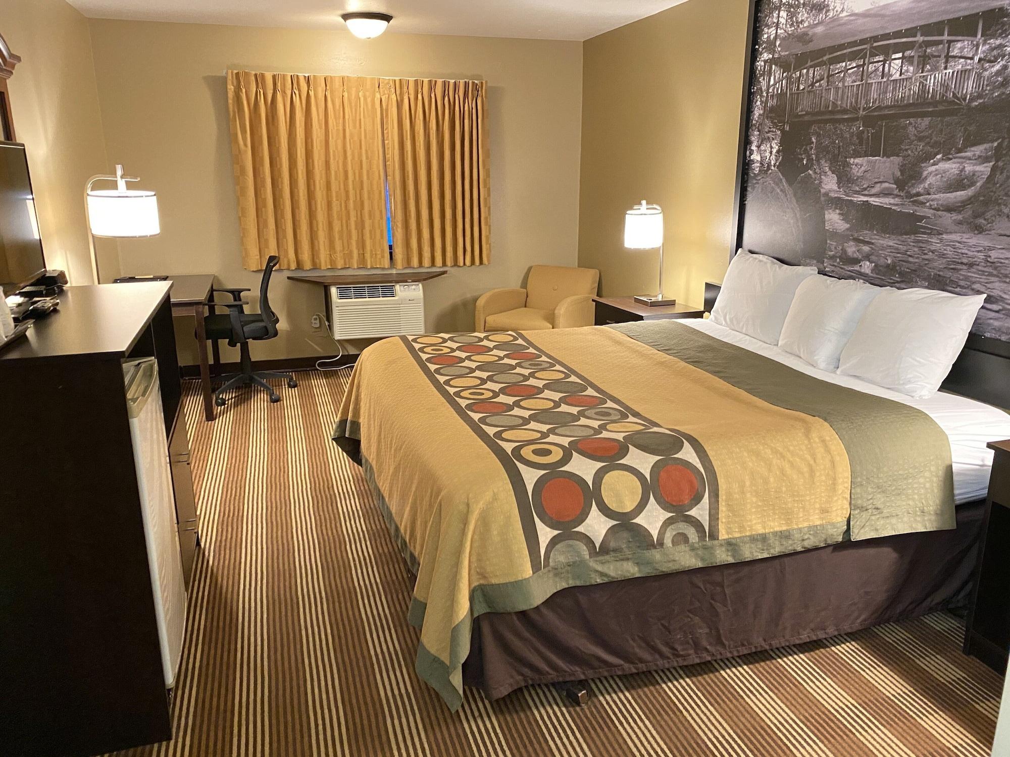 Super 8 By Wyndham Eau Claire Wi Hotel Exterior photo