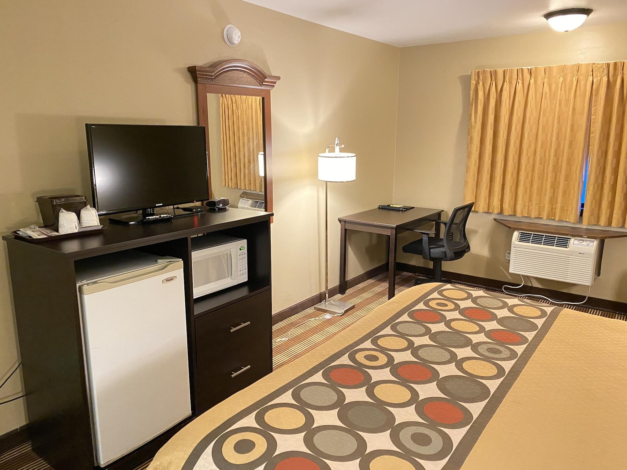 Super 8 By Wyndham Eau Claire Wi Hotel Exterior photo