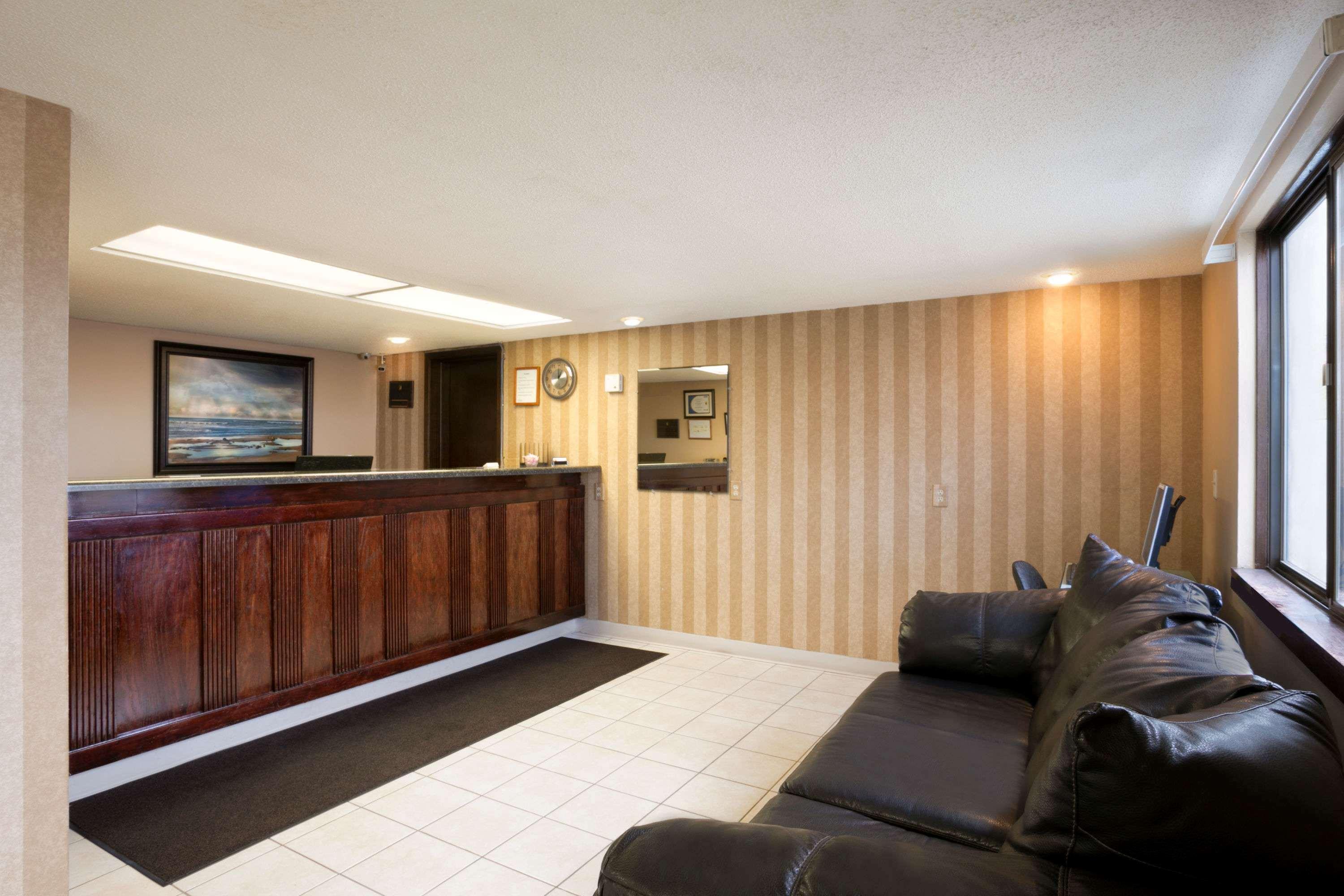 Super 8 By Wyndham Eau Claire Wi Hotel Exterior photo