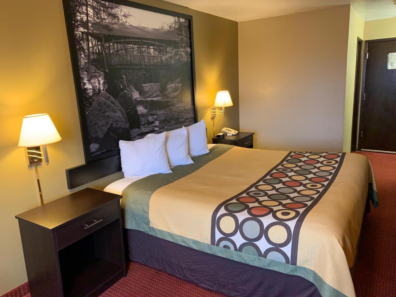 Super 8 By Wyndham Eau Claire Wi Hotel Exterior photo